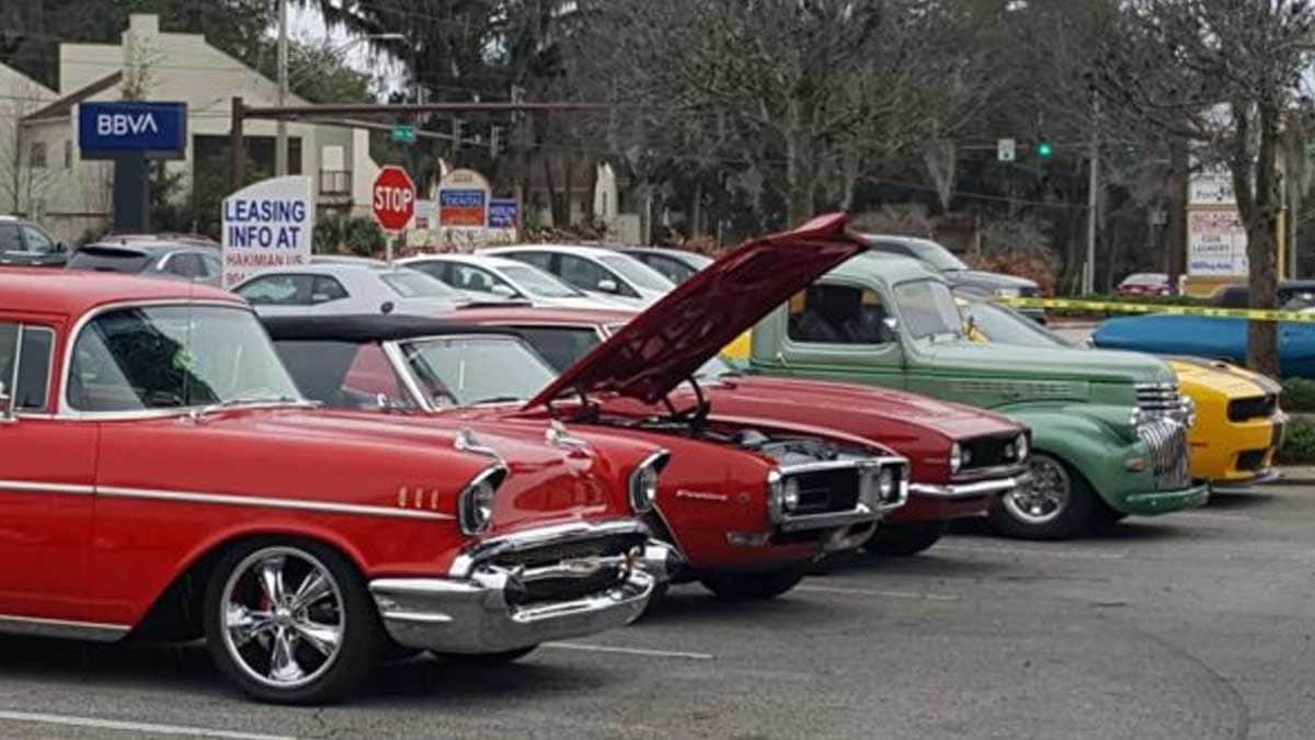 Gator’s Dockside Cruise In