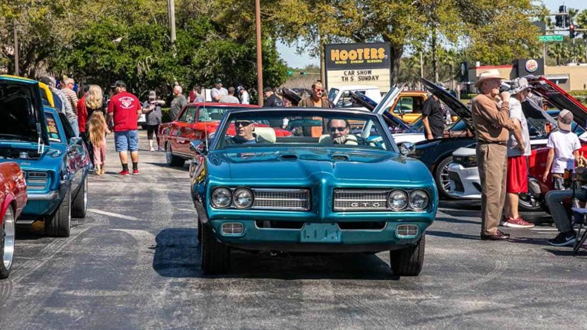Hooters and Hot Rods