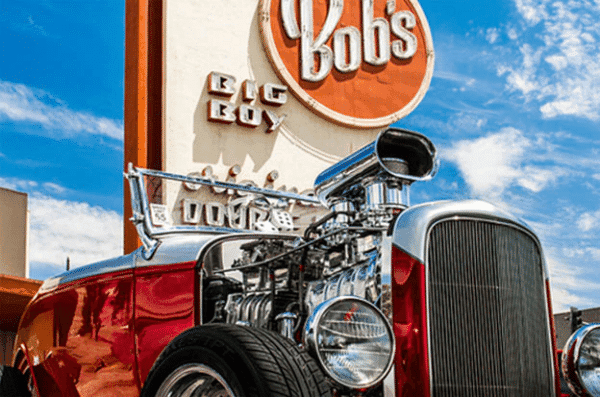 Bob’s Big Boy Weekly Classic Car Show