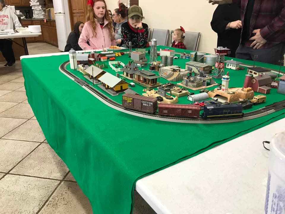 OCTSF-Pizza Inn Buffet & Cars Cruise In For Toys