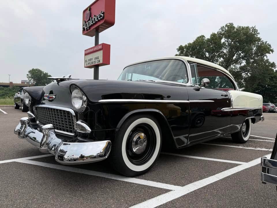 Applebee’s Eagan Monday Night Car Show
