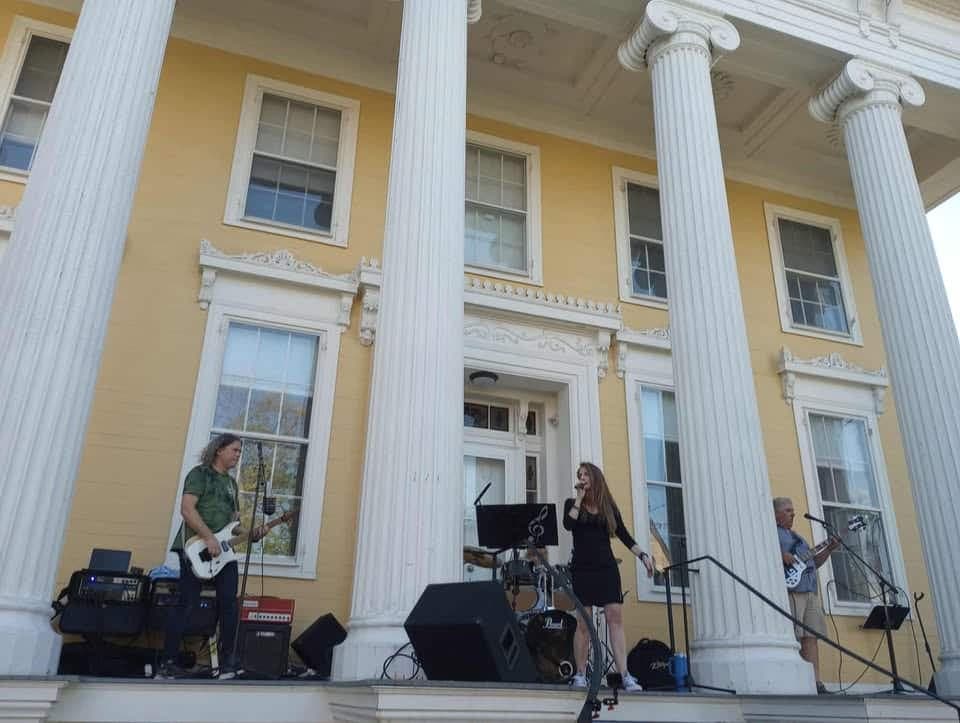 Distant Memory LIVE – Flemington Car Show