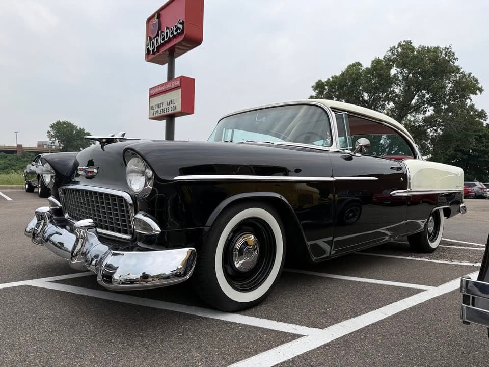 Applebee’s Eagan Monday Night Car Show