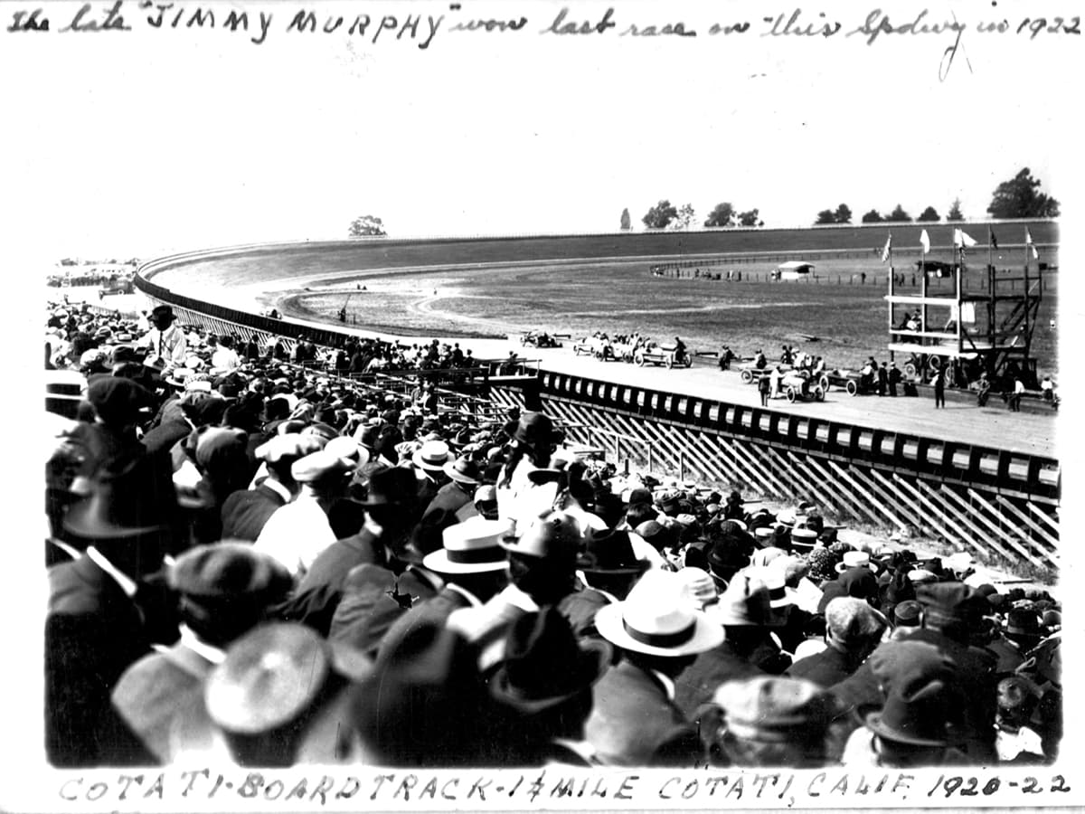 Board Tracks: Speed, Spectacle & Risk in Early Auto Racing Presentation
