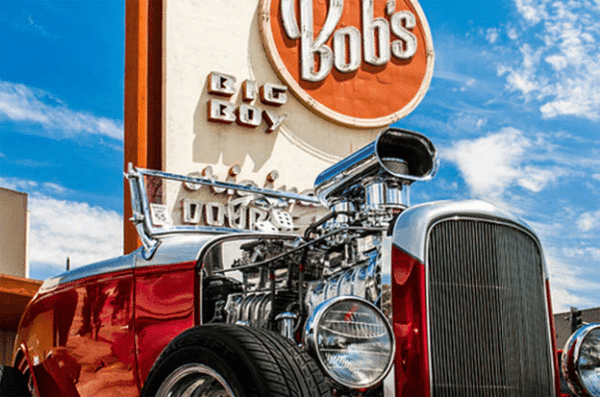 Bob’s Big Boy Weekly Classic Car Show