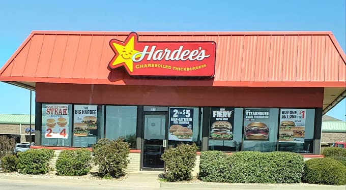 Hardee’s Sunday Cruise-In