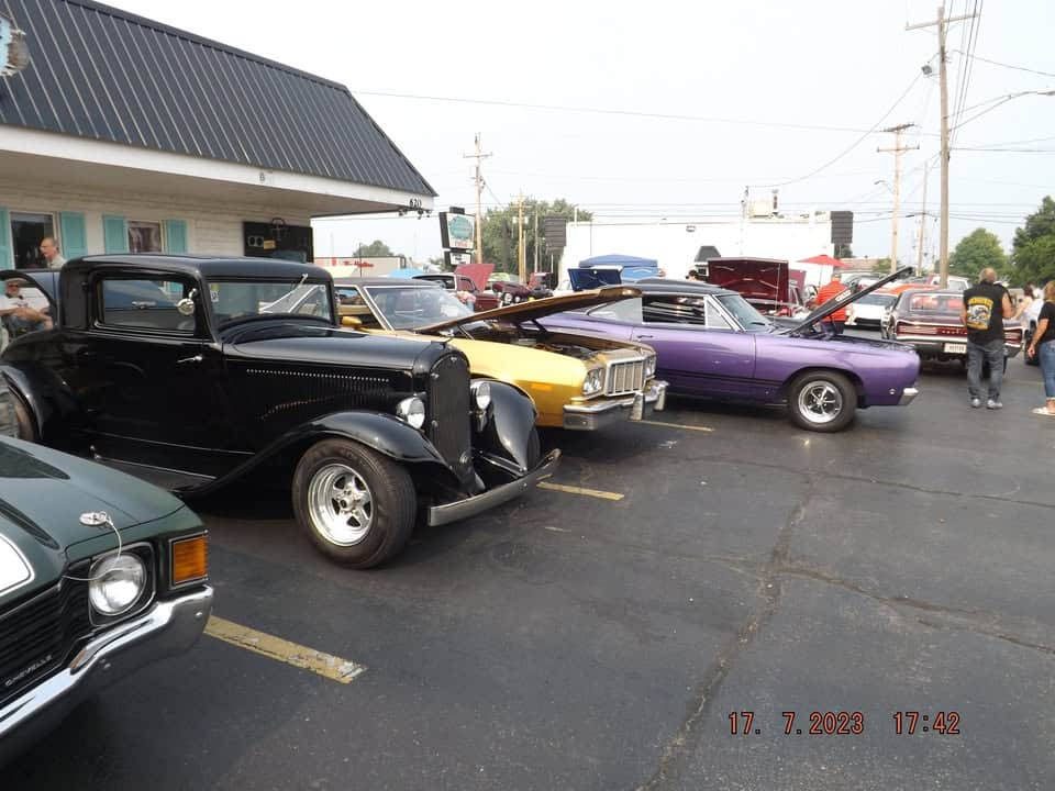 Southside Diner’s Monthly Cruise-In