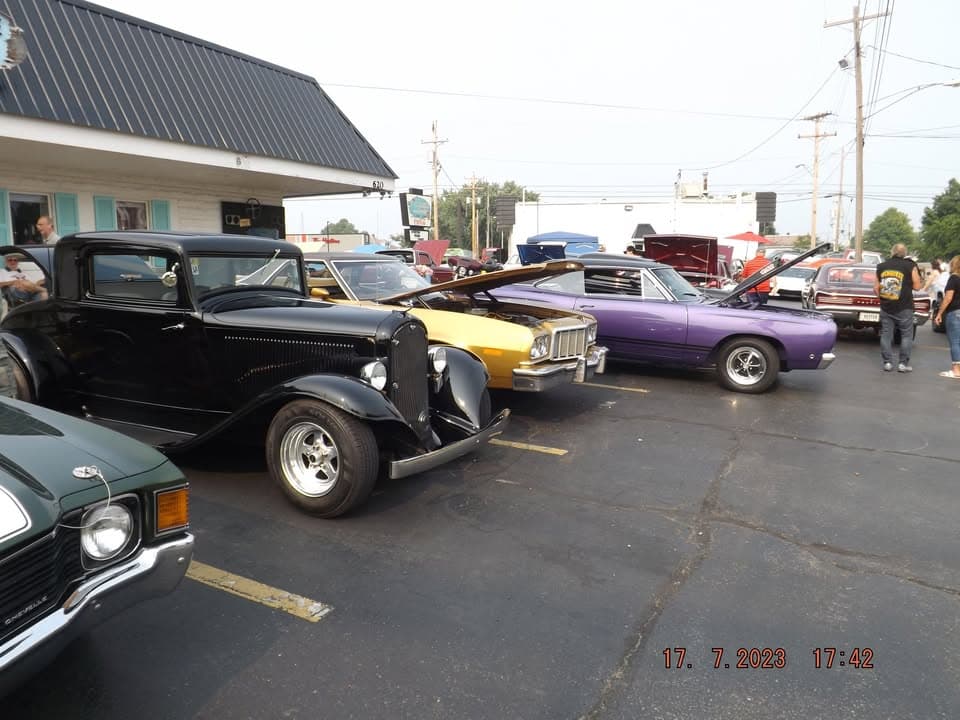 Southside Diner’s Monthly Cruise-In