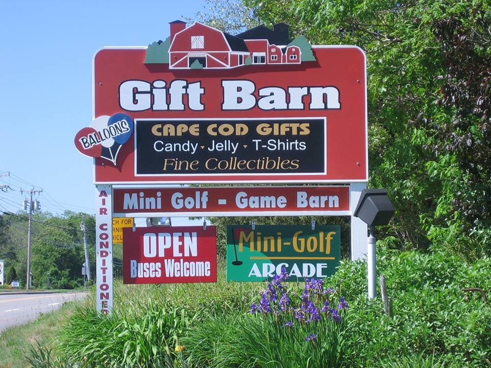 Official Meet-Up at Eastham Gift Barn Carshow and Mini-Golf tournament
